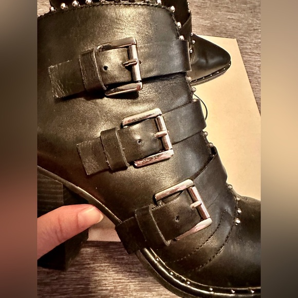 ✨Steve Madden Boots✨ - Picture 4 of 10